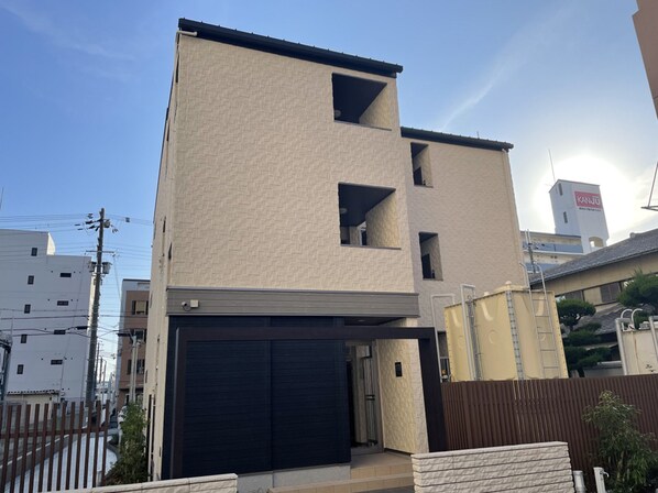 メゾンブリエの物件外観写真